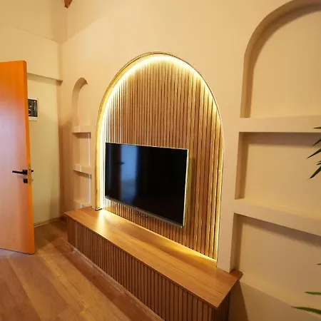 Lal Azure Hotel