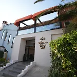 Hotel Lal Azure