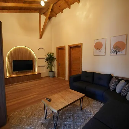 Lal Azure אלאקאטי